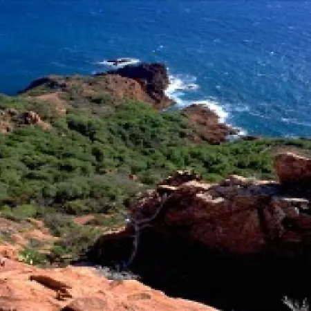 Agay Plage 9 شقة *